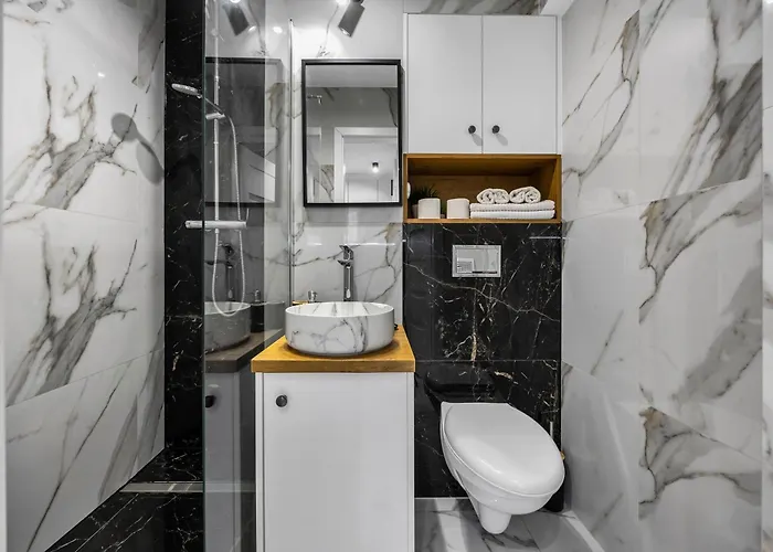 Muranow - 10th Floor, Trams Nearby - By Rentujemy Appartamento