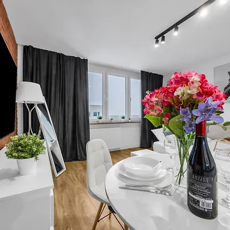 Апартаменты Muranow - 10th Floor, Trams Nearby - By Rentujemy Варшава