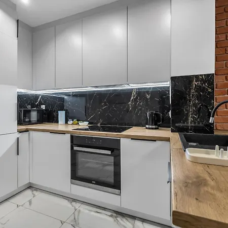Appartement Muranow - 10th Floor, Trams Nearby - By Rentujemy Warschau
