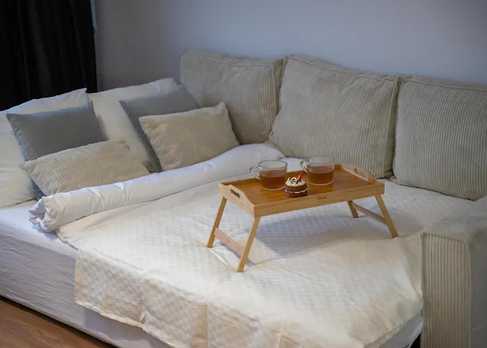 Muranow - 10th Floor, Trams Nearby - By Rentujemy Warszawa