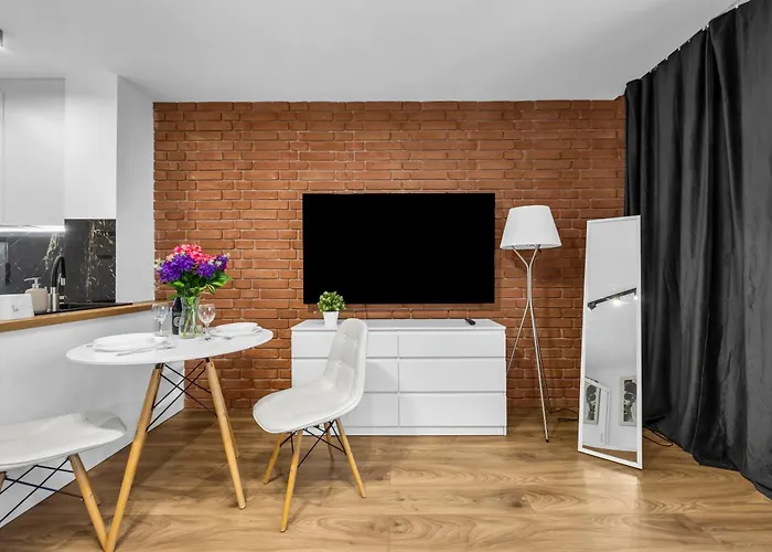 Muranow - 10th Floor, Trams Nearby - By Rentujemy Warszawa