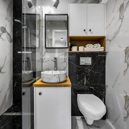 Muranow - 10th Floor, Trams Nearby - By Rentujemy Apartment