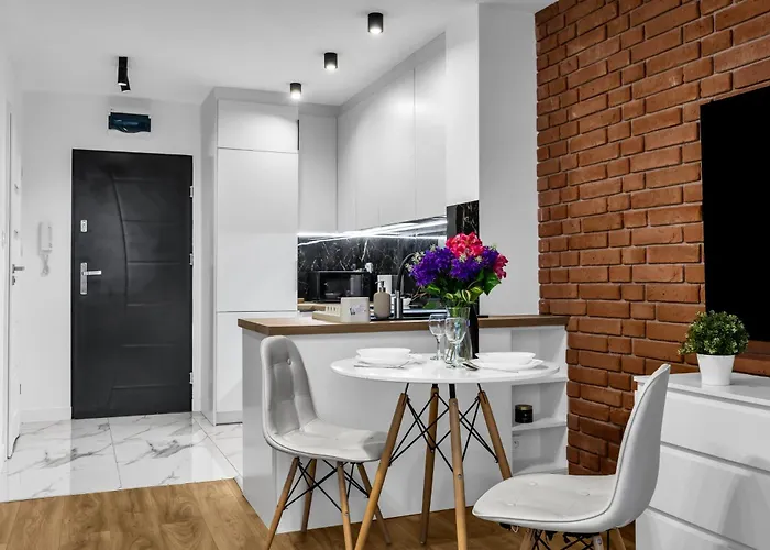 Muranow - 10th Floor, Trams Nearby - By Rentujemy