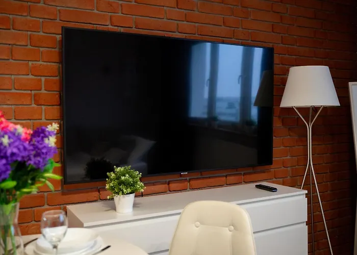 Muranow - 10th Floor, Trams Nearby - By Rentujemy *