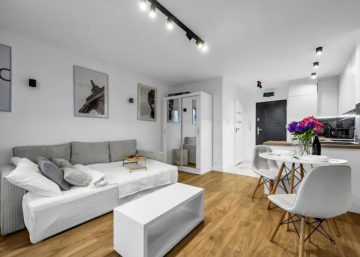 Muranow - 10th Floor, Trams Nearby - By Rentujemy *